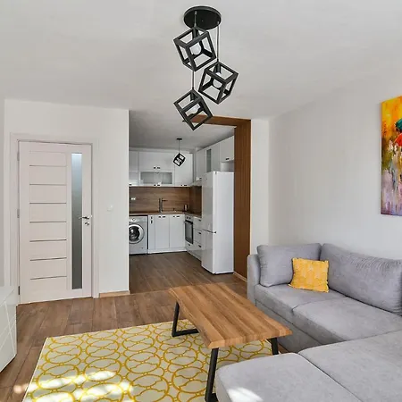 Location Flats In *