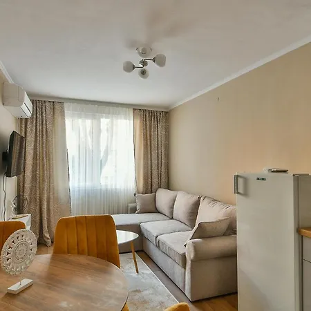 Location Flats In *