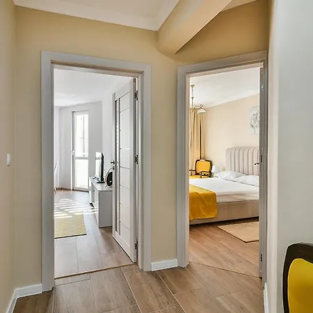 Location Flats In *